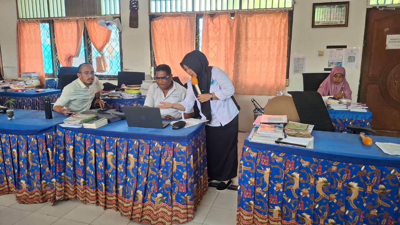 PENGENALAN RUMAH PENDIDIKAN BAGI TENAGA PENDIDIK DI SMAN 2 SKANTO